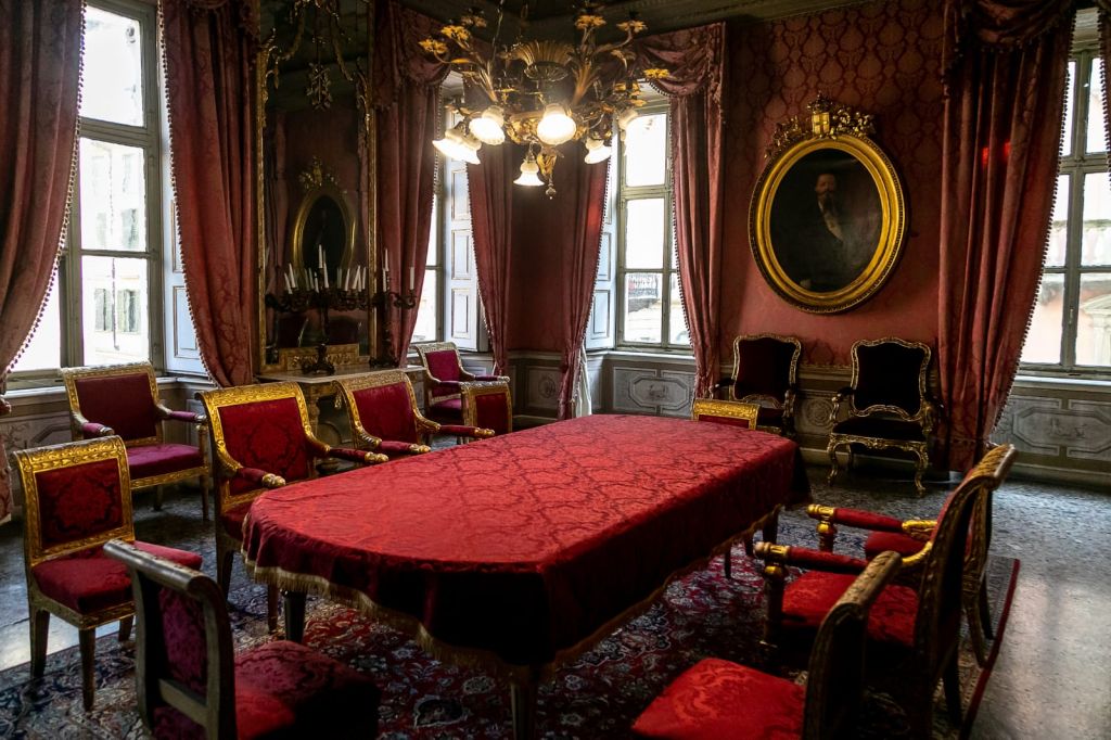 Domenica mercatino dell'antiquariato